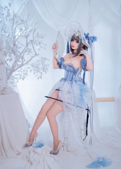 森林里的熊先生在冬眠中动漫